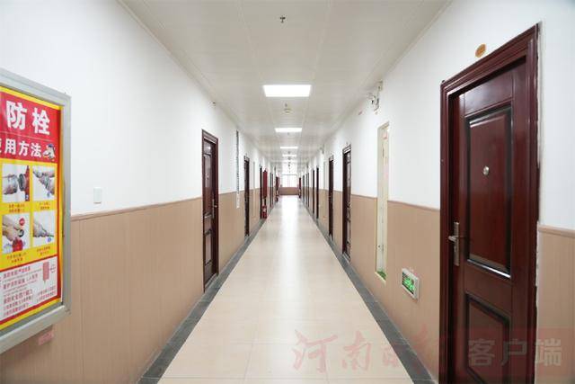 从8人间到夫妻房<strong></p>
<p>atom官网</strong>,郑州富士康员工幸福安居“进行时”