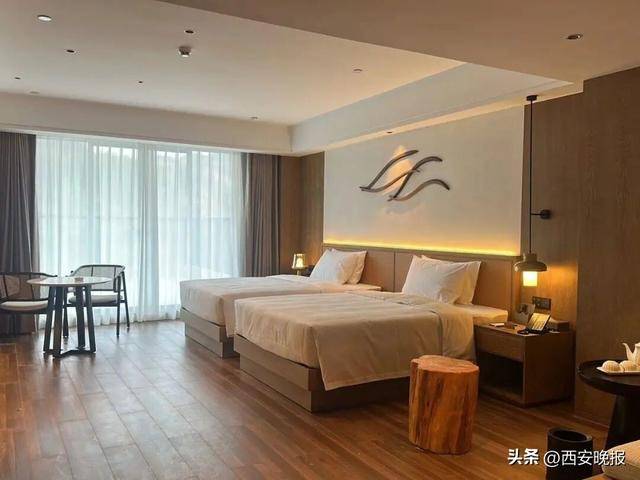 曾举债2亿！著名烂尾楼8年后变豪华酒店<strong></p>
<p>atom官网</strong>，国庆假期爆火：3688元豪华套房被订空，2日至5日满房