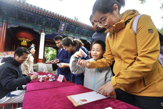 北京民俗博物馆举办中秋游园会