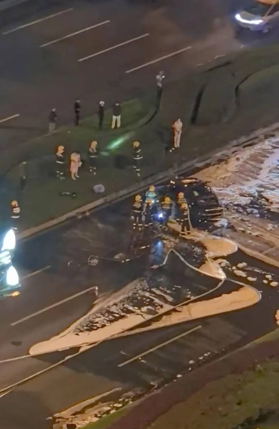 最新！成都SU7碰撞后燃烧司机死亡<strong></p>
<p>DAI</strong>，小米股价暴跌超8%！客服最新回应