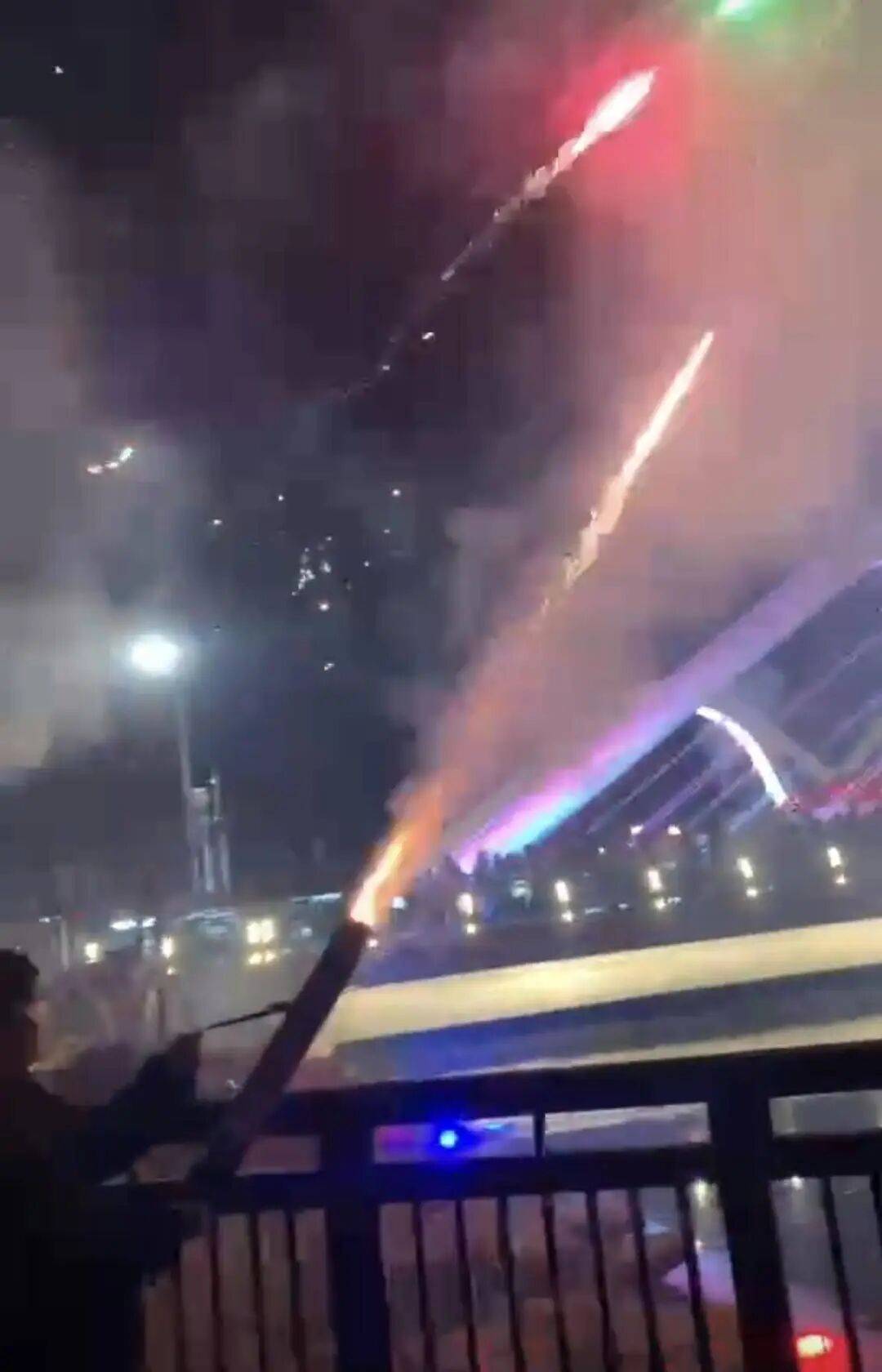 10岁男孩被烟花击中头部身亡<strong></p>
<p>DAI</strong>,14岁嫌疑人被告上法庭,最新进展→