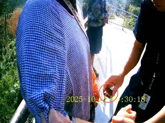 100斤玉米上秤秒变60斤?贵州一村民遭“鬼秤”骗粮!民警出手<strong></p>
<p>FIL</strong>,5人被拘