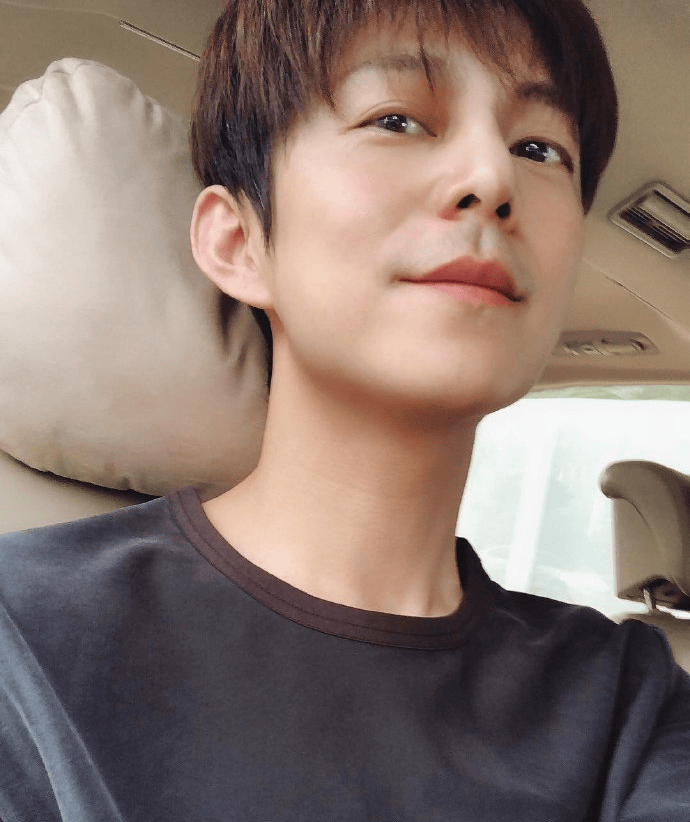 51岁何炅坦言：精力大不如前<strong></p>
<p>FIL</strong>，我现在特别痛苦，又近视又老花