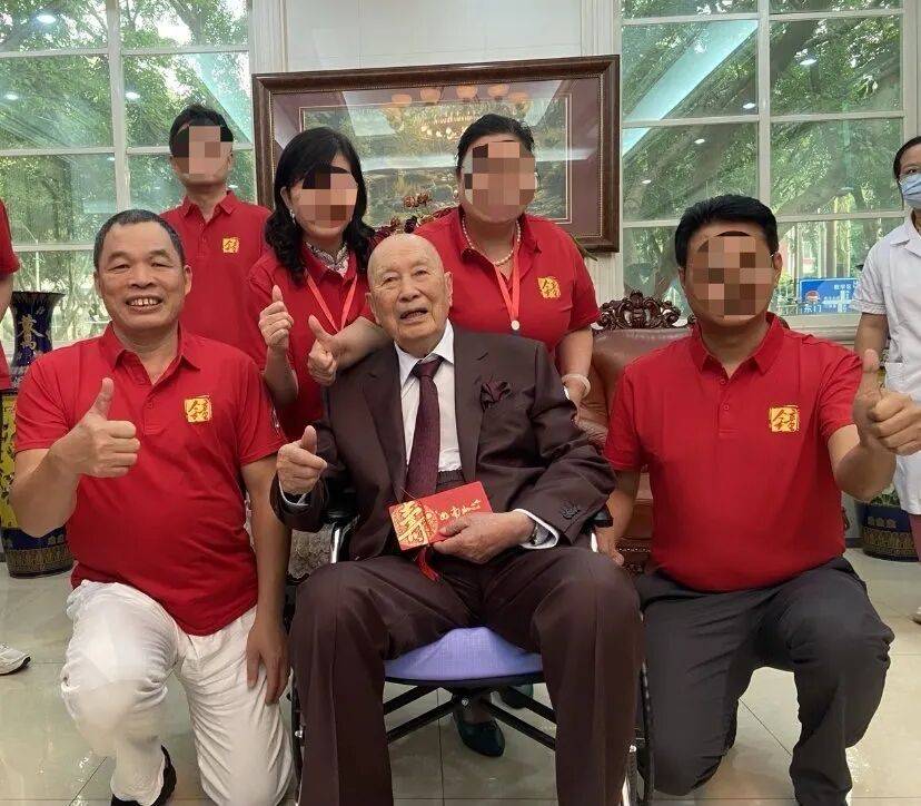 百岁院士声明“蹭合影”背后：双方交涉长达一年<strong></p>
<p>FIL</strong>，均称付诸法律