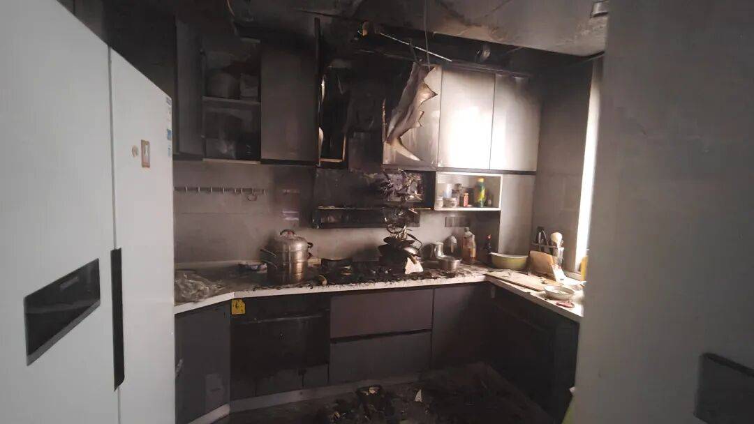 以案为鉴 | 家中起火前<strong></p>
<p>FIL</strong>，他们都曾接到一通电话……