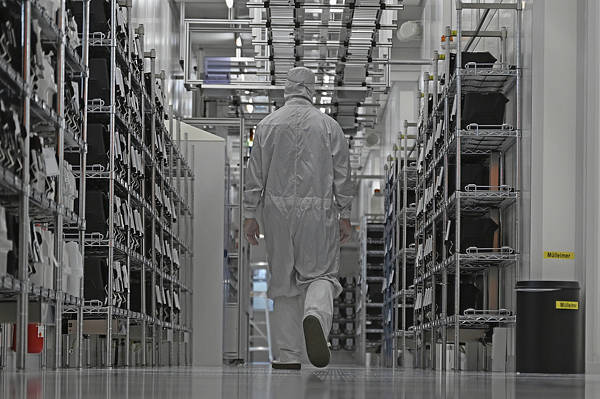 荷兰经济事务部大臣透露“将在几天内与中方会面”<strong></p>
<p>fil今日行情</strong>，但仍在狡辩