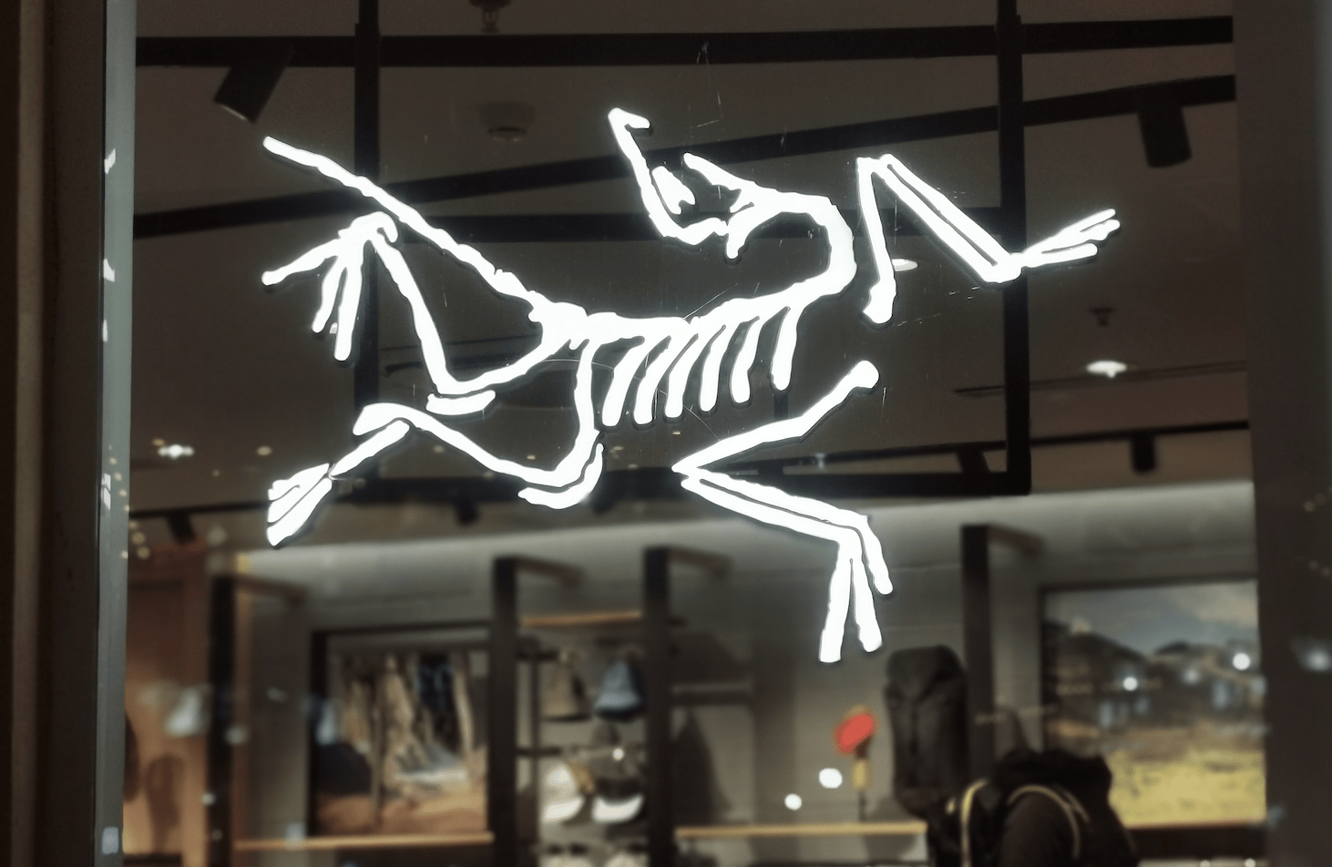 “烟花秀”之后<strong></p>
<p>fil今日行情</strong>,始祖鸟大中华区总经理佘移峰离职