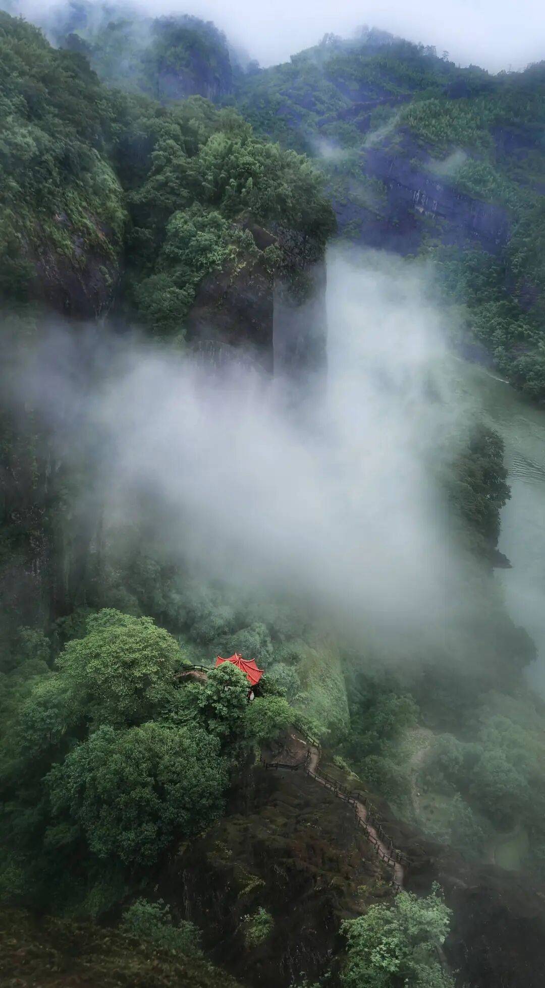 为什么年轻人迷上了爬山？ | 秋高气爽<strong></p>
<p>fil价格</strong>，是时候出发了→