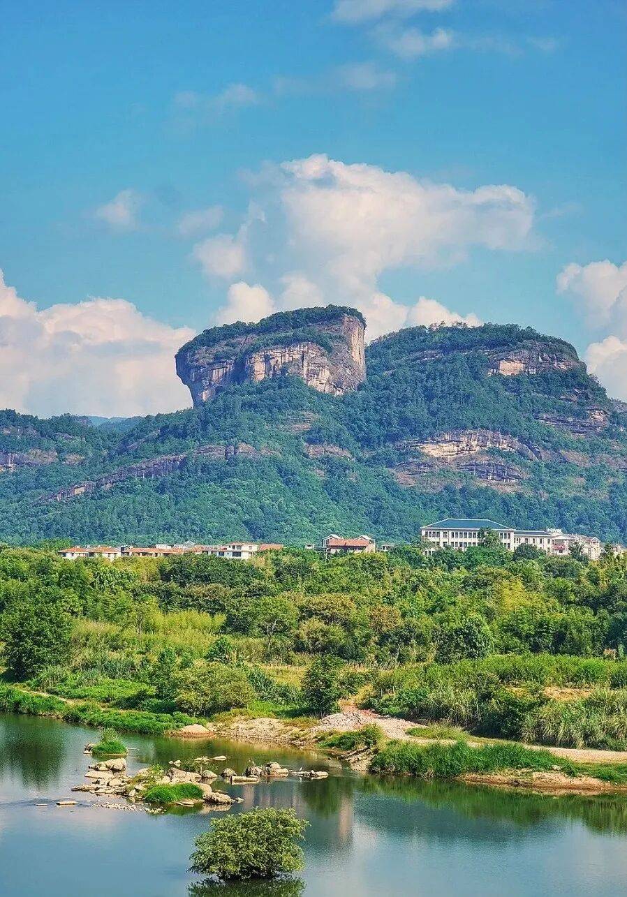 为什么年轻人迷上了爬山？ | 秋高气爽<strong></p>
<p>fil价格</strong>，是时候出发了→