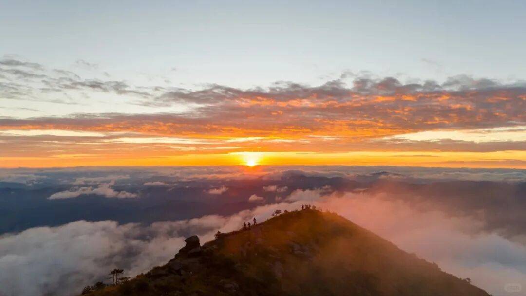 为什么年轻人迷上了爬山？ | 秋高气爽<strong></p>
<p>fil价格</strong>，是时候出发了→