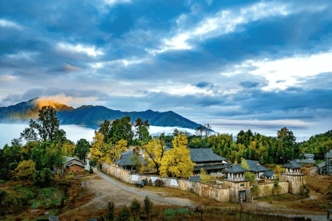 为什么年轻人迷上了爬山？ | 秋高气爽<strong></p>
<p>fil价格</strong>，是时候出发了→