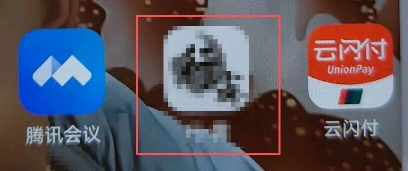 杭州爸爸送女儿进派出所：她卡里还有80多万元……