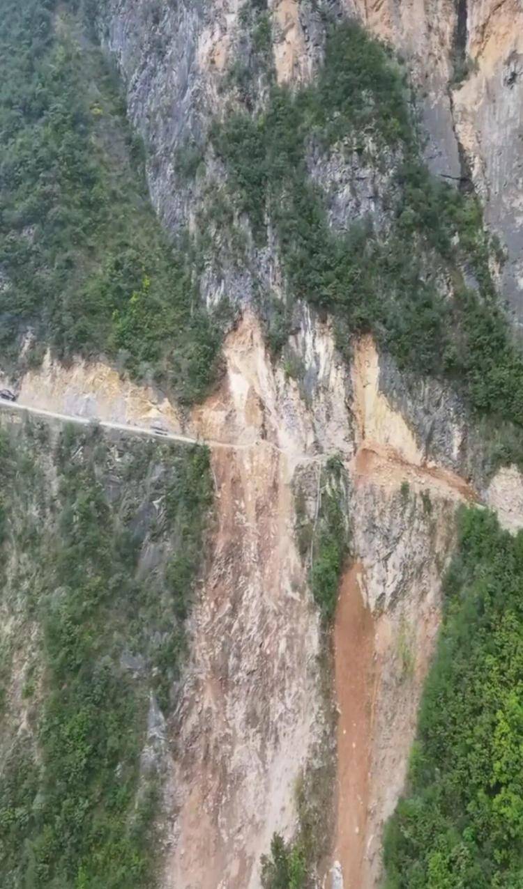 重庆网红“挂壁公路”垮塌<strong></p>
<p>币圈Trump币</strong>，附近村民外出绕行已半月盼修复，当地：已完成排危，正在修