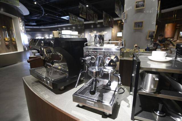 四中全会精神在基层丨记者手记:不产一粒生豆<strong></p>
<p>TRUMP币暴跌</strong>,昆山何以打造千亿元级咖啡产业?