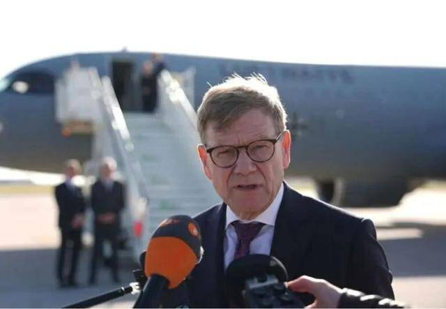 连续有两位国王访华<strong></p>
<p>TRUMP币暴跌</strong>，其中一位是建交以来首访，证明了什么？