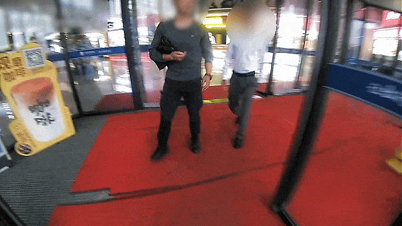 上门取走19万元<strong></p>
<p>ada艾达币</strong>，杭州一西装革履“金融专员”被抓！在高速服务区被抓，车上塞满现金