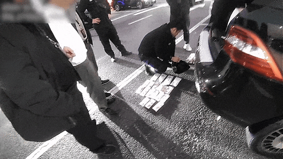 上门取走19万元<strong></p>
<p>ada艾达币</strong>，杭州一西装革履“金融专员”被抓！在高速服务区被抓，车上塞满现金