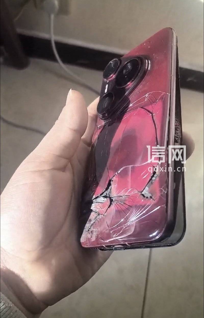 华为新手机充电时电池爆了 售后凭照片认定“外力所致”拒保 消费者:难道我买的是摔炮?