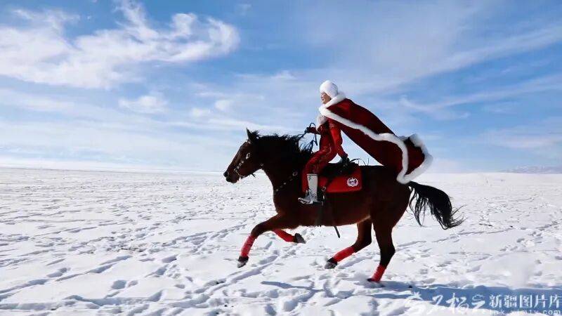 贺娇龙已安葬于昭苏公墓<strong></p>
<p>bitget的官方网址</strong>，其父亲亦葬于此地