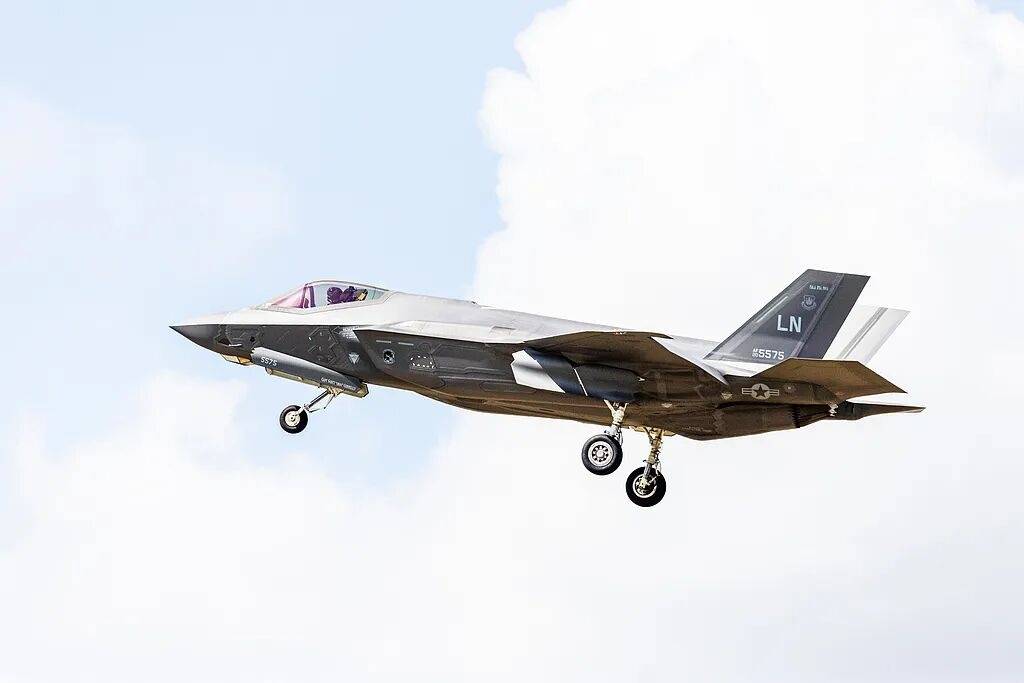 美军最大航母“福特”号停靠希腊<strong></p>
<p>bTc今日行情</strong>，650个厕所坏了近9成，舰员上厕所排队要四五十分钟