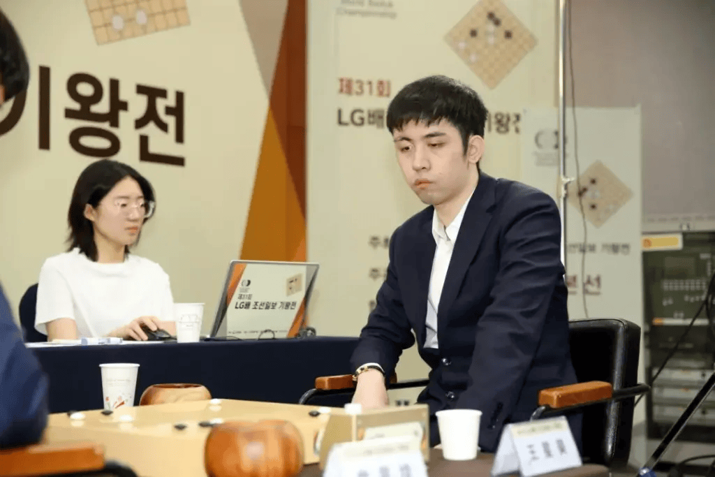 逆转夺下LG杯世界冠军<strong></p>
<p>btc钱包文件</strong>，当年的顽童已成中国围棋的领军人物
